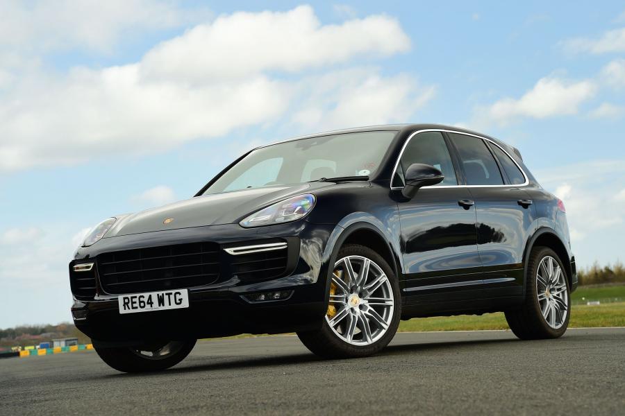 Porsche Cayenne Turbo (UK) '2014